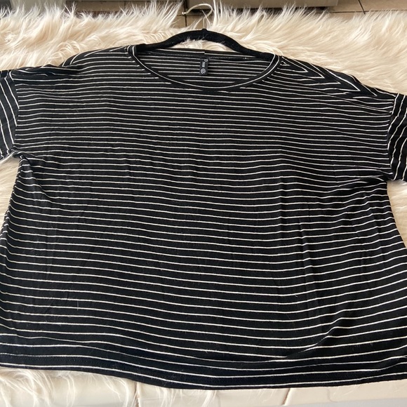 7Day WKND T-shirt - Picture 6 of 6